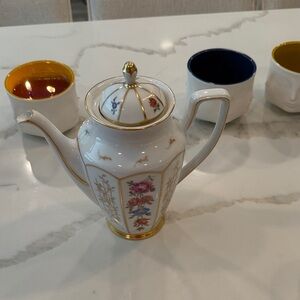 Johann Seltmann Vohenstrauss Bavaria Tea Pot